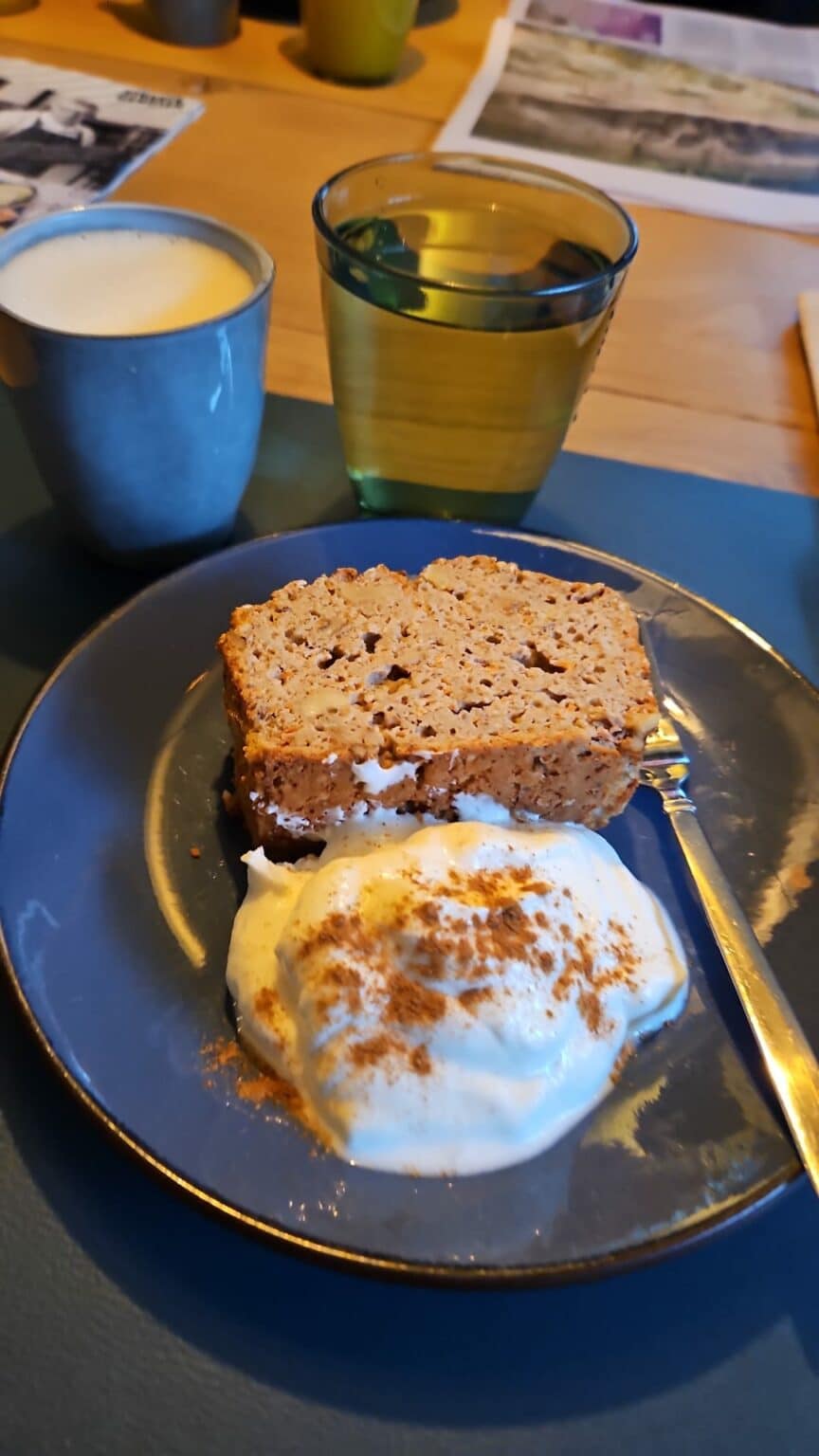 Gezonde carrot cake rijk aan eiwitten.