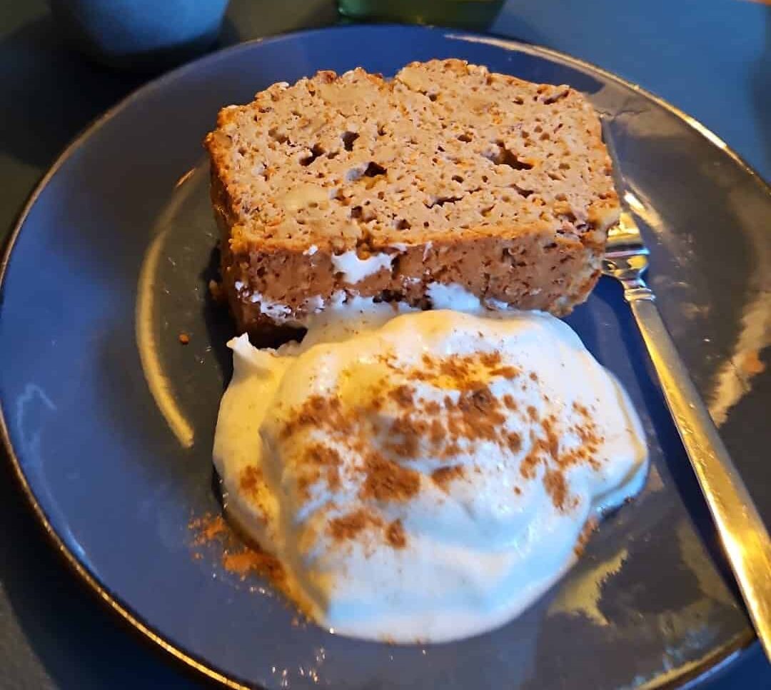 Gezonde carrot cake rijk aan eiwitten.